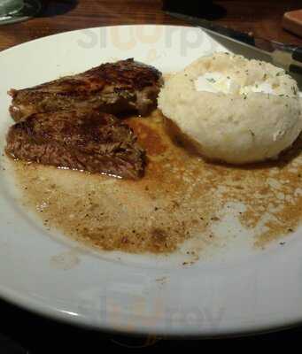 LongHorn Steakhouse, Matthews