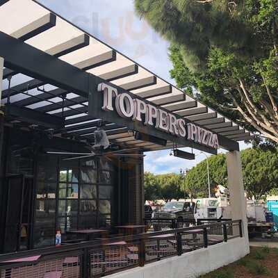 Toppers Pizza Place, Camarillo