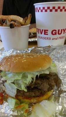 Five Guys, Canton