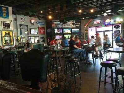 Bully's Sports Bar & Grill