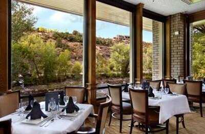 Edgewater Lounge at the DoubleTree by Hilton Durango, Durango