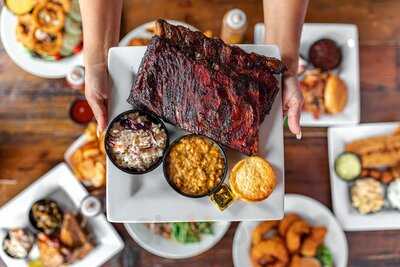 Smokin' Dave's Bbq & Brew- Centennial