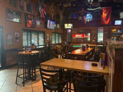 The Quarter Bar & Grill