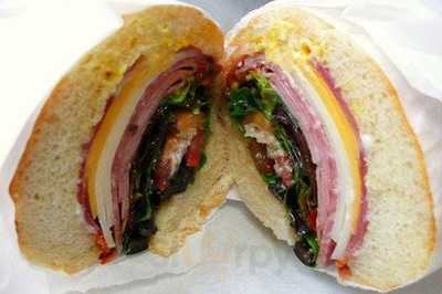 Nona's Italian Deli, Camarillo