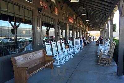 Cracker Barrel Old Country Strore Restaurant