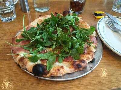 Pizzeria Delfina