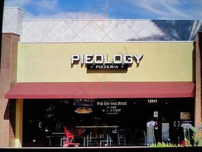 Pieology Pizzeria Cerritos Towne Center, Cerritos