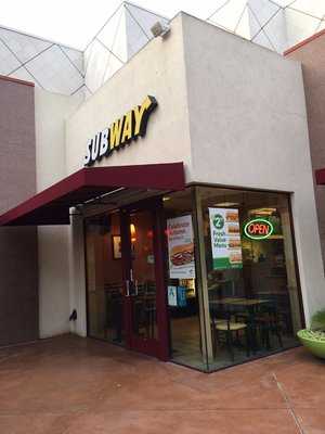 Subway, Cerritos