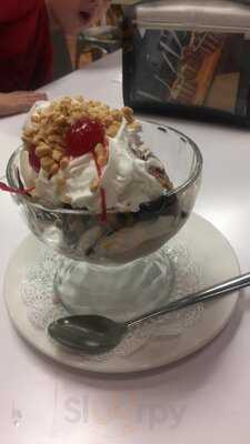 Lulu's Ice Cream Parlor and Treatery, Turlock