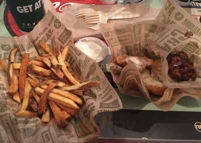 Wingstop, Temple