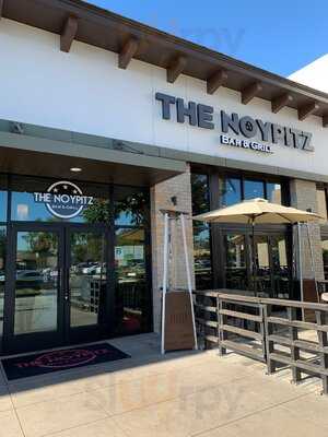 The Noypitz Bar and Grill, Cerritos