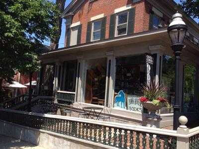 Town House Books And Cafe