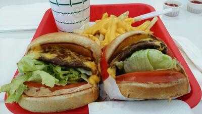 In-N-Out Burger, Chino