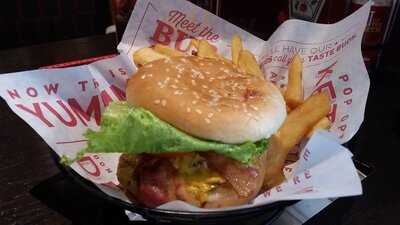 Red Robin Gourmet Burgers, Oshkosh