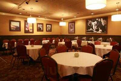 Capone's Restaurant & Lounge, Peabody