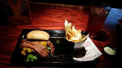 Red Robin Gourmet Burgers