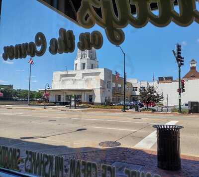 Smitty's On the Corner, Saint Charles