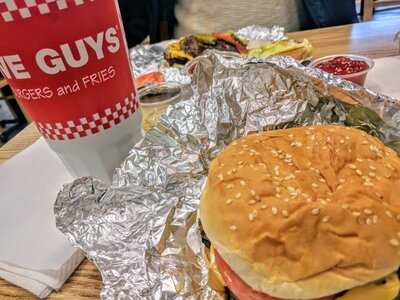 Five Guys, Brick