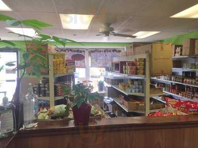 Kayumangi Authentic Philippines Cuisines & Groceries, Wallingford