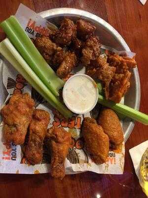 Hooters, Douglasville