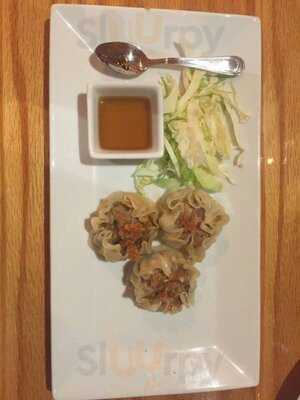 Varee Asian Cafe & Bakery