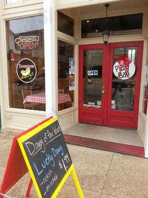 Downtown Dawgs, Decatur