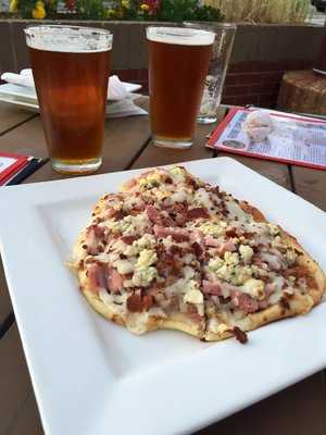 Figure Eight Brewing, Valparaiso