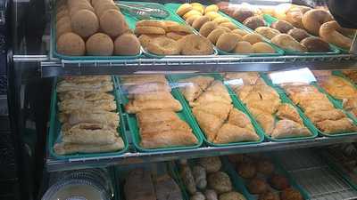 Caprichos Antioquenos Bakery, Pawtucket