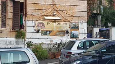 Potpourri, Roma