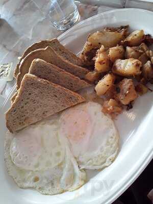 Eggty 8 Cafe, Fort Lee