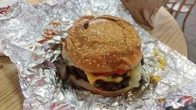 Five Guys, Issaquah