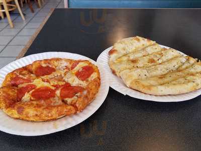 Me-N-Ed's Pizzeria, Merced