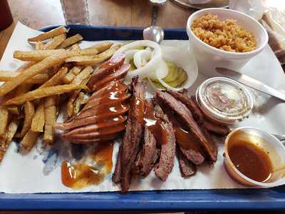 Lone Star Bar-B-Que, Mission