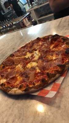 ReBar Bar+Pizza, West Haven