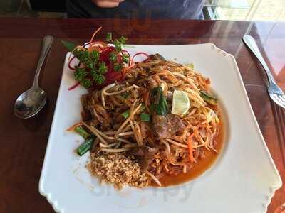 Golden Thai Cuisine, Keller