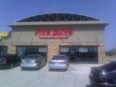 Five Guys, Moore