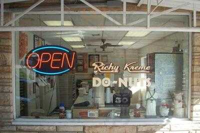 Richy Kreme DO Nuts, Maryville