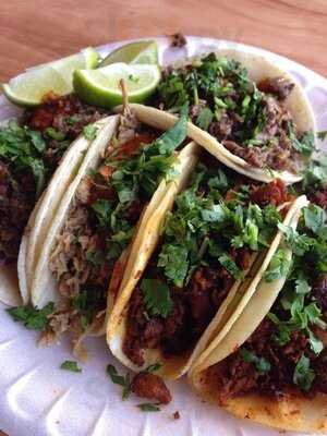 Lilly's Tacos, Goleta