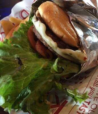 Red Robin Gourmet Burgers, Latham