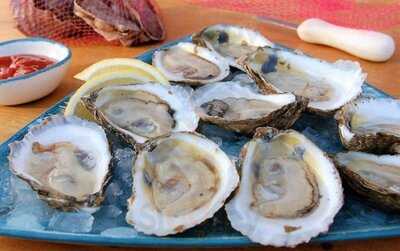 Thames Landing Oyster House, New London