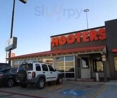 Hooters