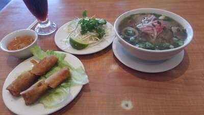 Saigon Noodle House, Goleta