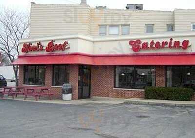 Novi's Beef, Berwyn