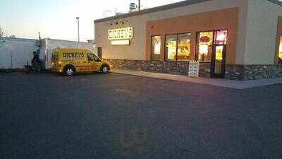 Dickey's Barbecue Pit, Minot