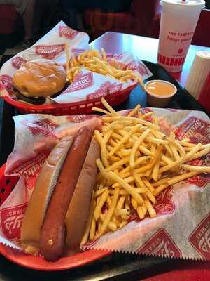 Freddy's Frozen Custard & Steakburgers