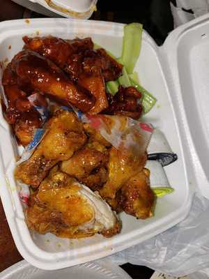 Ruchda Wings, Tucker