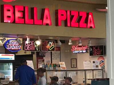 Bella Pizza, Foley