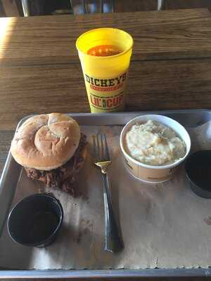 Dickey's Barbecue Pit, Hanover