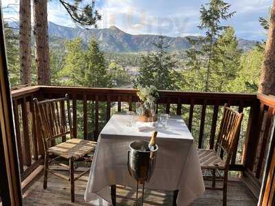 The View Restaurant At The Historic Crags Lodge