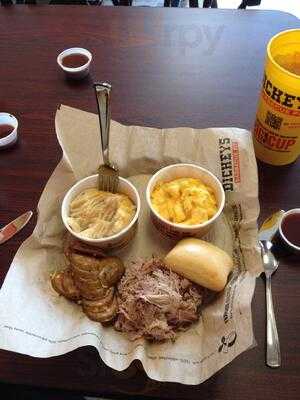 Dickey's Barbecue Pit